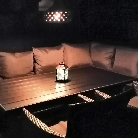 度假居 6 Person In *